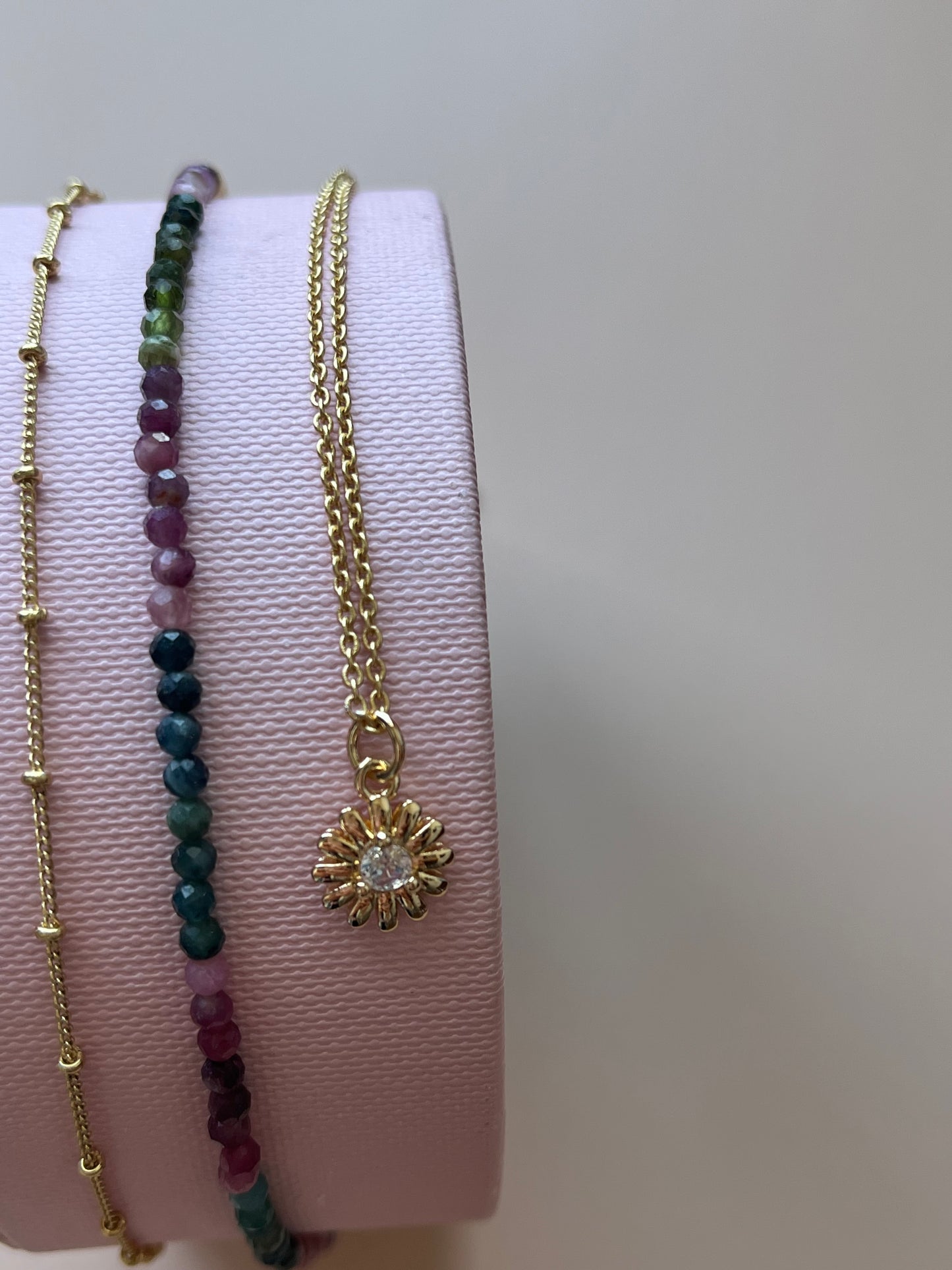 STB, FLOWER NECKLACE - KNOWLEDGE IS POWER