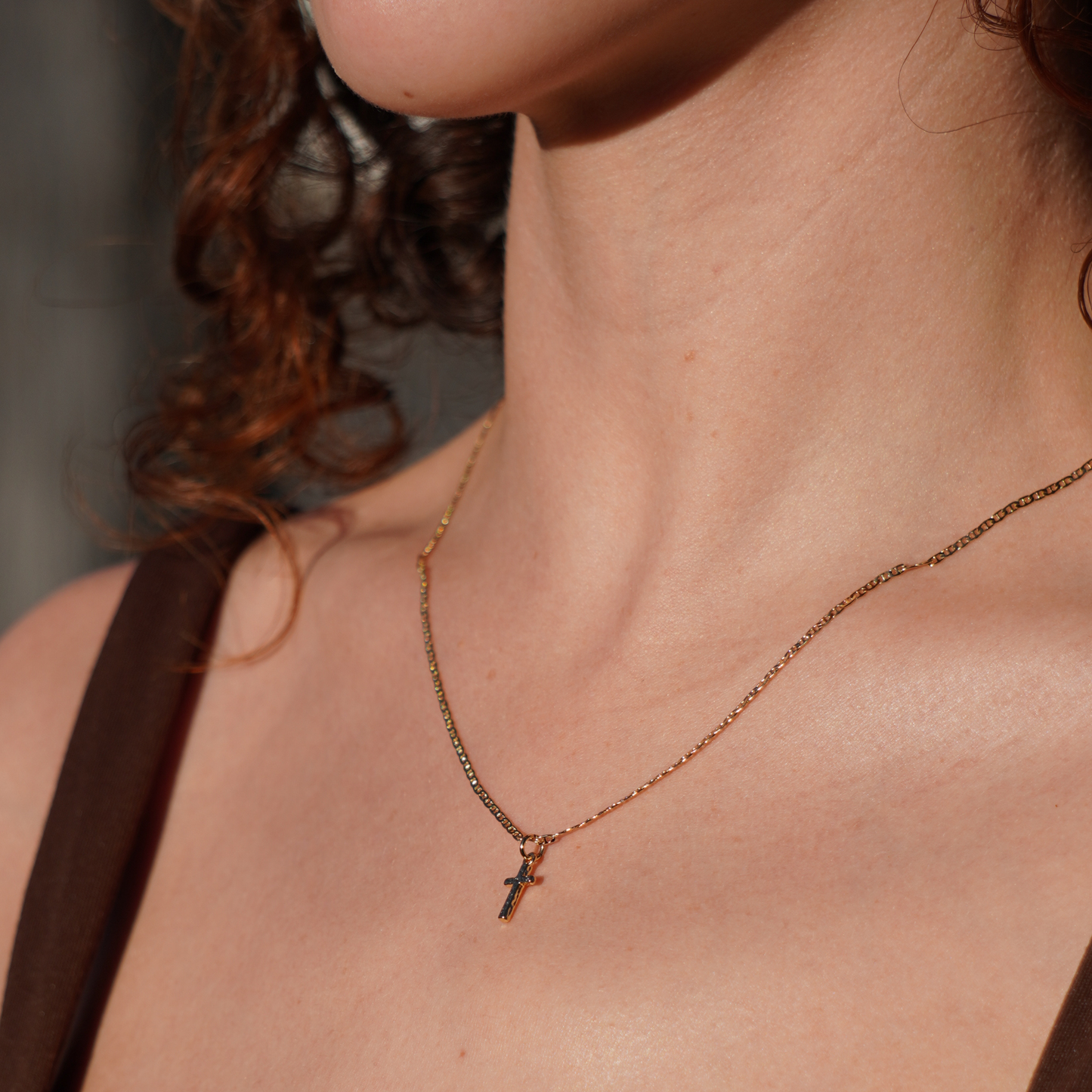 STB, GRACEFUL CROSS NECKLACE