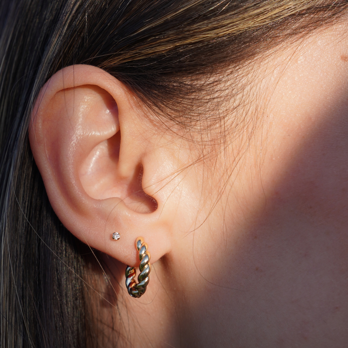 STB EARRINGS, GOLDEN TWIST HOOP