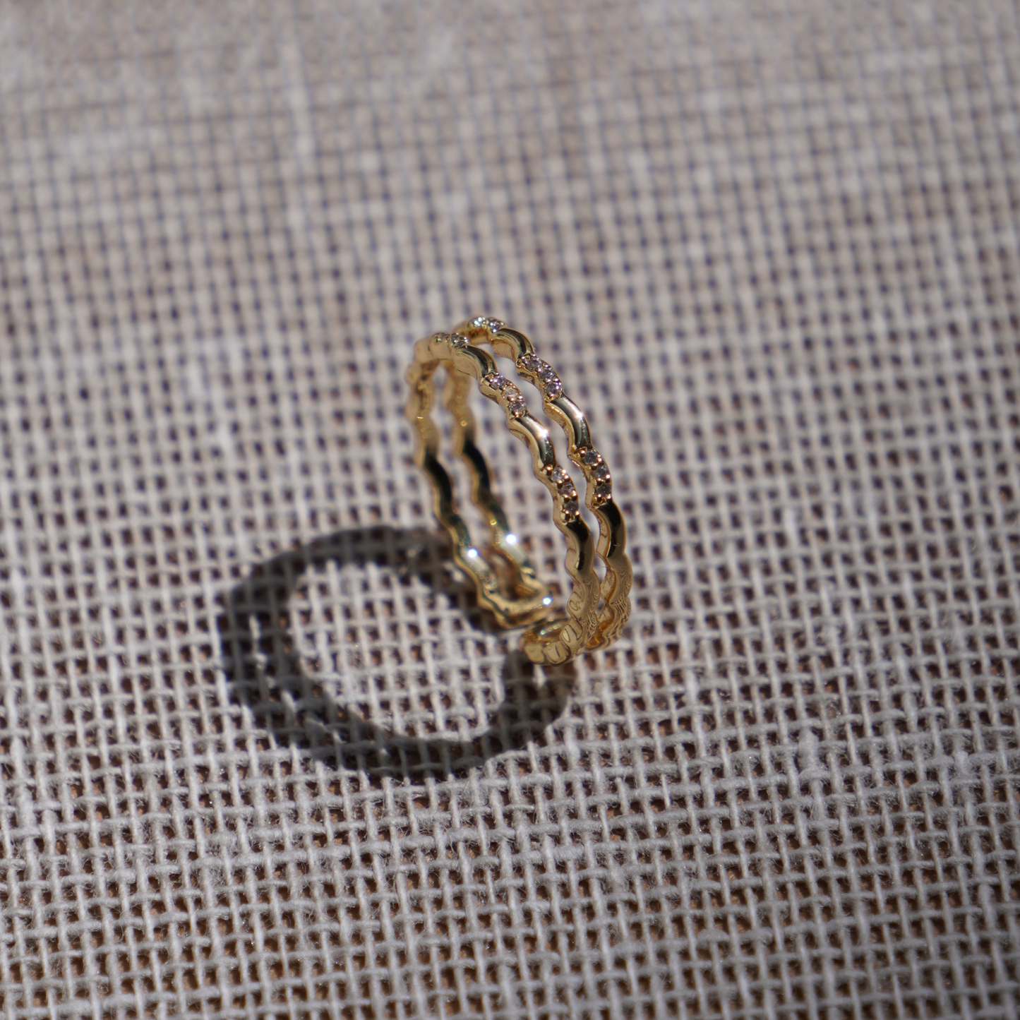 STB, GOLDEN HUG RING